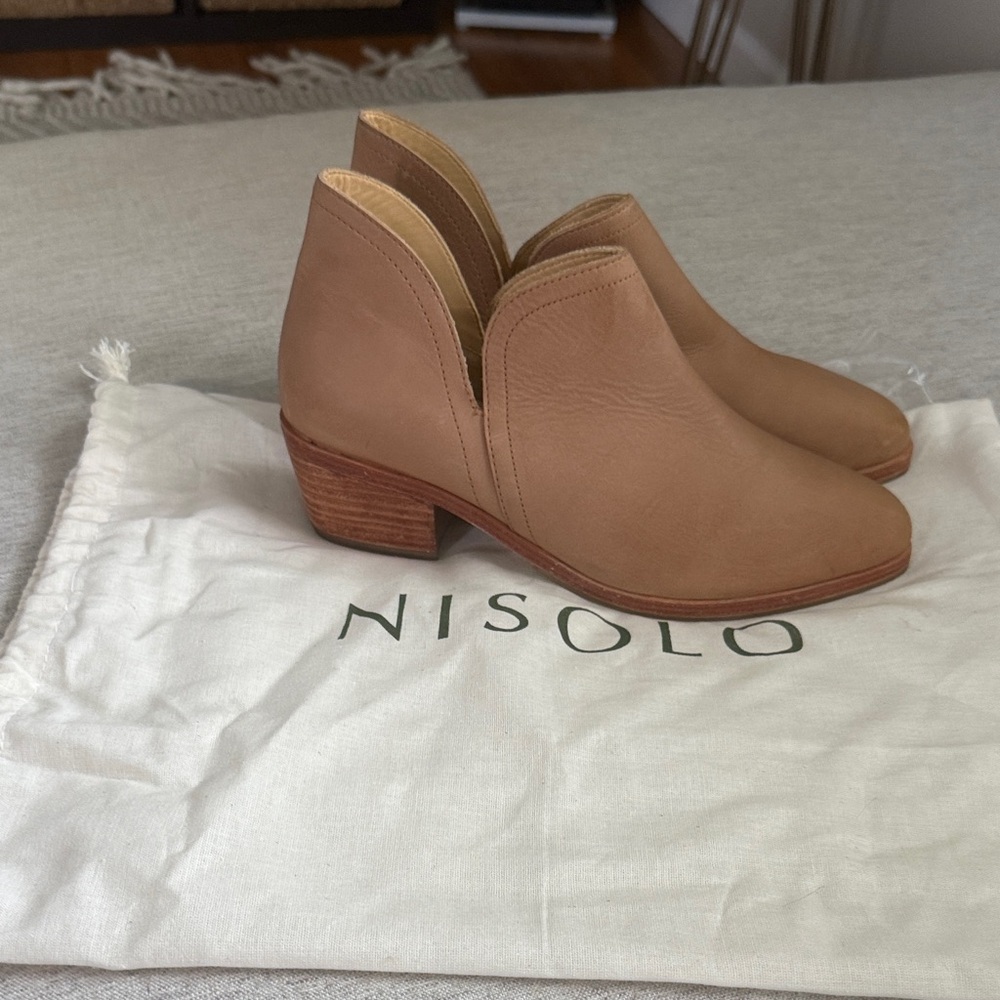 NWOT Nisolo Women's Brown Leather Ankle Booties